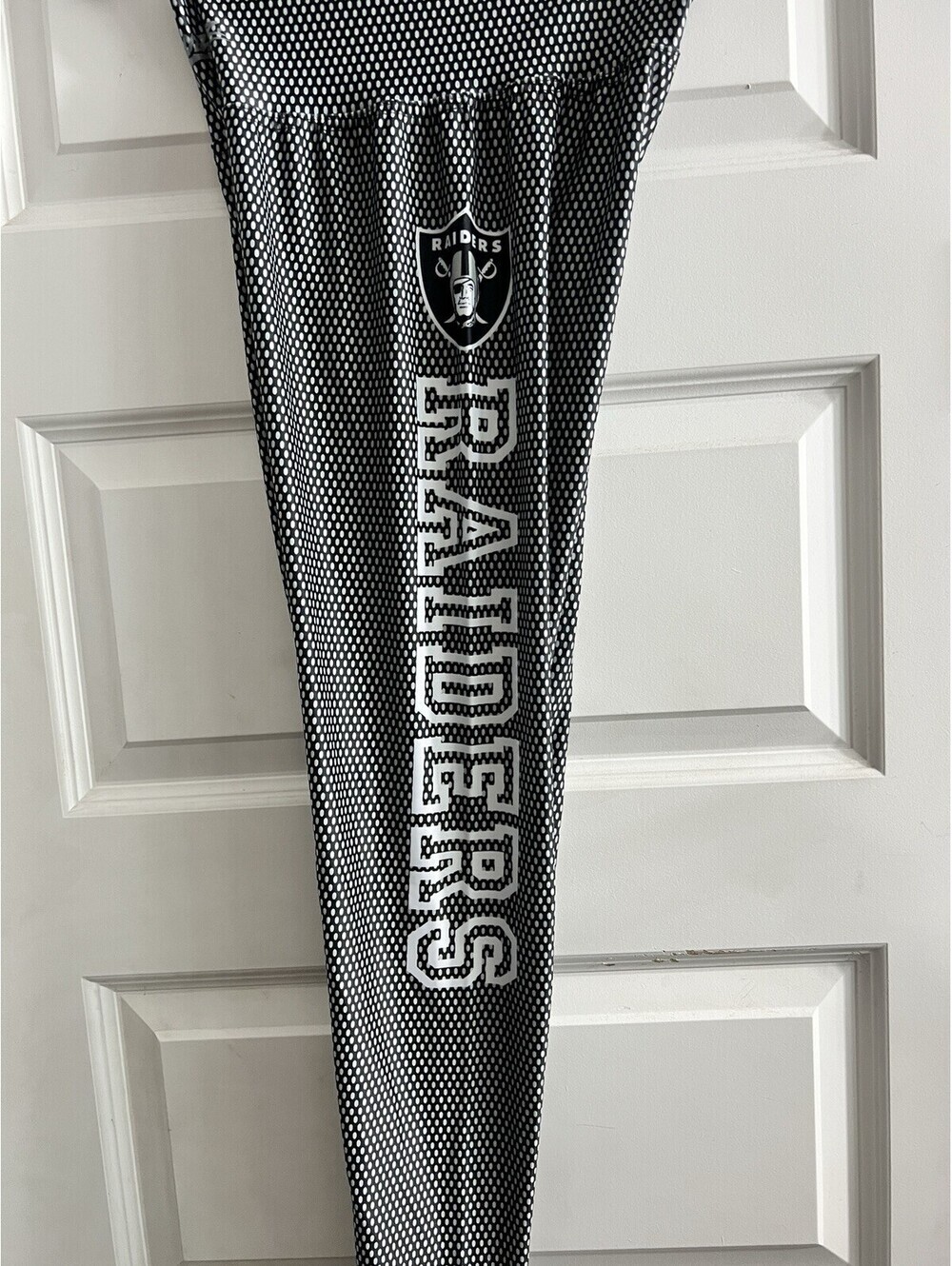 Las Vegas Raiders NFL Team Apparel Zubaz Womens Black Polka Dot Leggings Medium